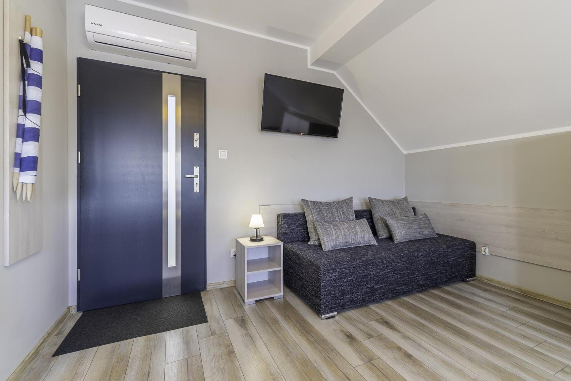 Frajda Domki - Apartamenty 6-Osobowe - Salon I Dwie Sypialnie Oraz Studia 4-Osobowe - Pokoj Z Aneksem Kuchennym Rewal Ngoại thất bức ảnh