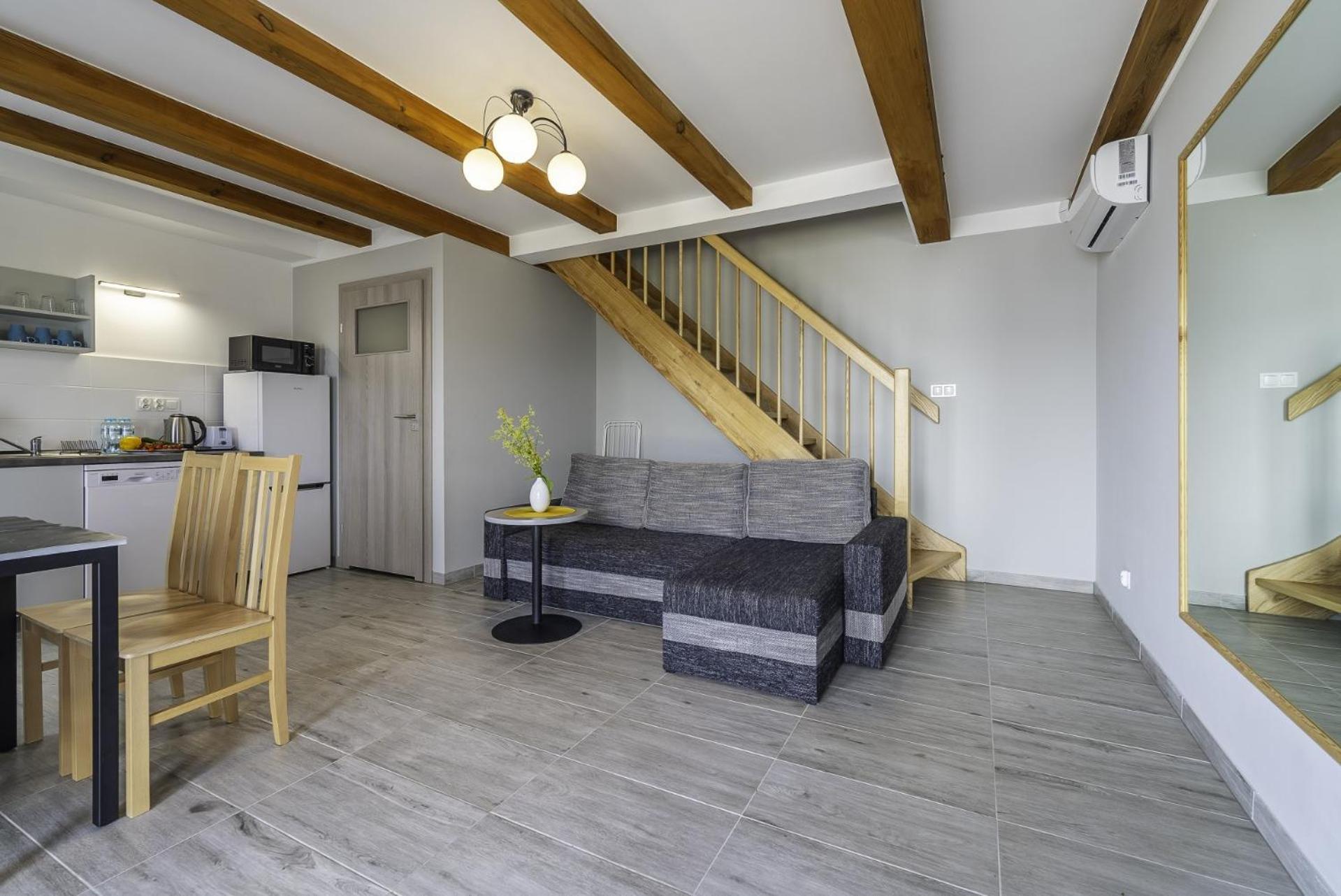 Frajda Domki - Apartamenty 6-Osobowe - Salon I Dwie Sypialnie Oraz Studia 4-Osobowe - Pokoj Z Aneksem Kuchennym Rewal Ngoại thất bức ảnh