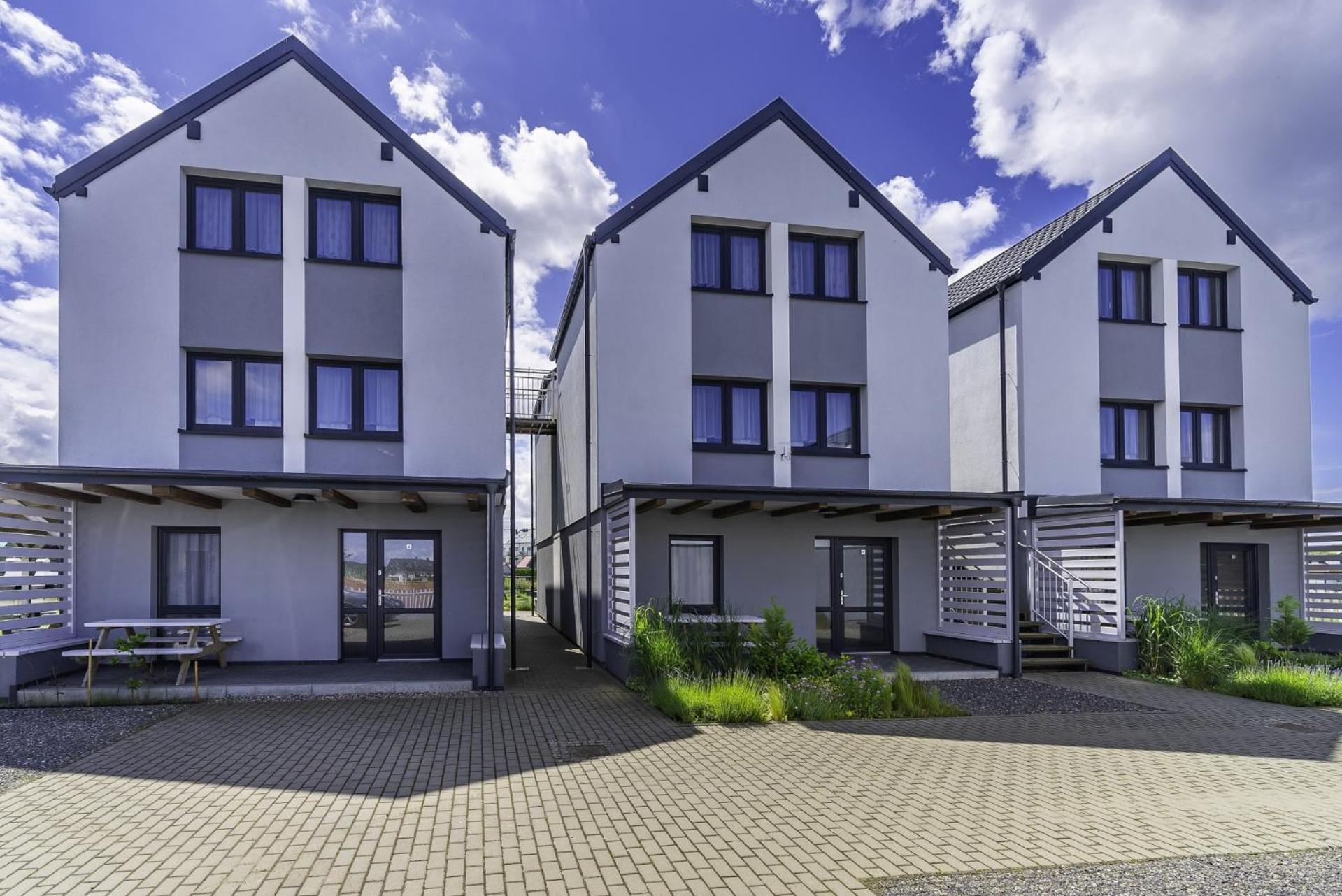 Frajda Domki - Apartamenty 6-Osobowe - Salon I Dwie Sypialnie Oraz Studia 4-Osobowe - Pokoj Z Aneksem Kuchennym Rewal Ngoại thất bức ảnh